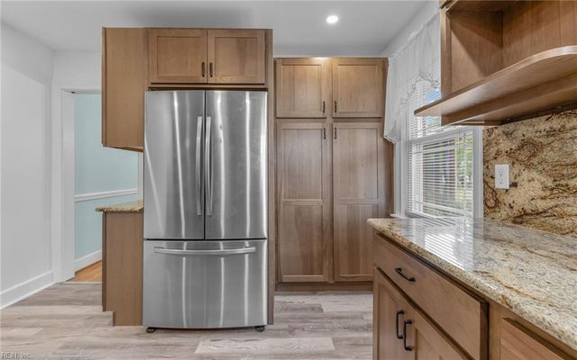 304 Sarazen DR, Portsmouth, VA 23701