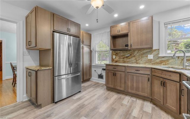 304 Sarazen DR, Portsmouth, VA 23701