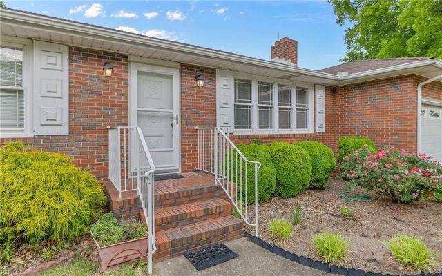 304 Sarazen DR, Portsmouth, VA 23701
