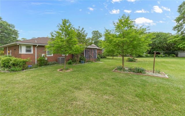 304 Sarazen DR, Portsmouth, VA 23701