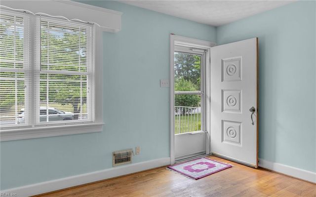 304 Sarazen DR, Portsmouth, VA 23701