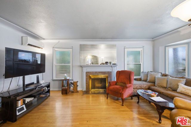 3237 W 74th Street, Los Angeles, CA 90043