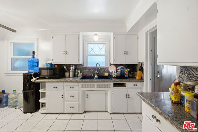 3237 W 74th Street, Los Angeles, CA 90043