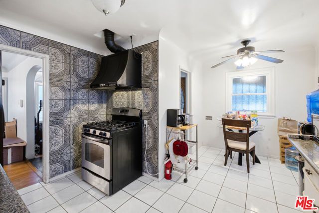 3237 W 74th Street, Los Angeles, CA 90043