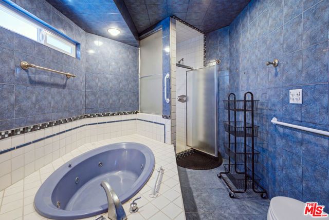 3237 W 74th Street, Los Angeles, CA 90043