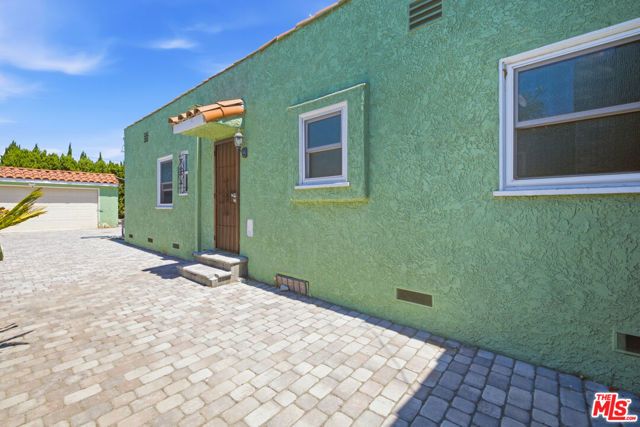 3237 W 74th Street, Los Angeles, CA 90043
