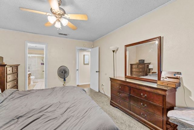 702 GARDEN MEADOW DR, Universal City, TX 78148