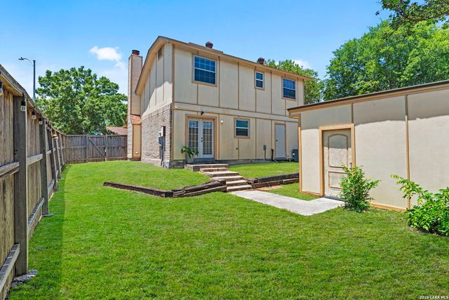 702 GARDEN MEADOW DR, Universal City, TX 78148