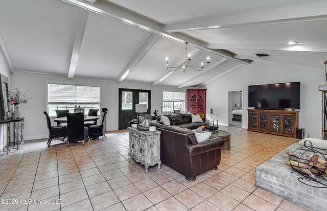 413 W Main Street, Raymond, MS 39154
