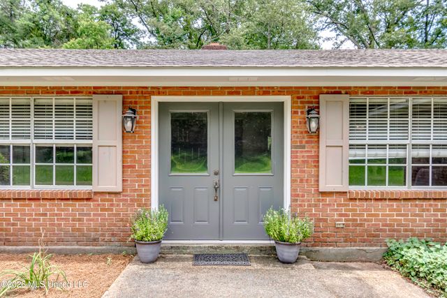 413 W Main Street, Raymond, MS 39154
