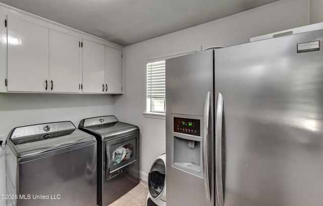 413 W Main Street, Raymond, MS 39154