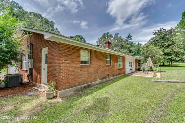 413 W Main Street, Raymond, MS 39154