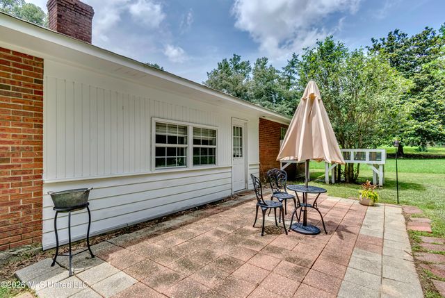 413 W Main Street, Raymond, MS 39154