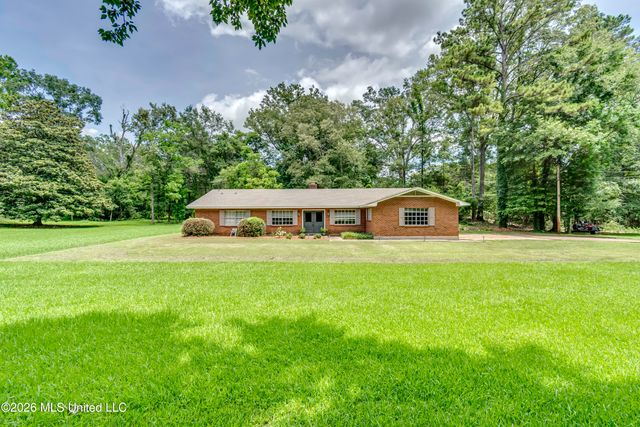 413 W Main Street, Raymond, MS 39154