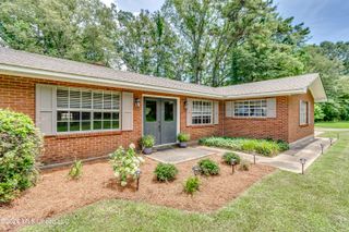 413 W Main Street, Raymond, MS 39154