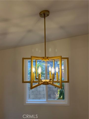 2432 Larchmont, Santa Ana, CA 92706