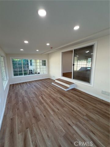 2432 Larchmont, Santa Ana, CA 92706