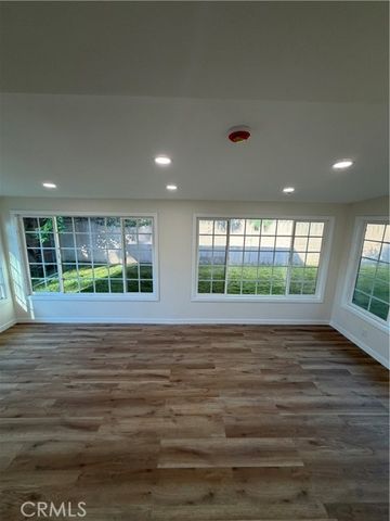 2432 Larchmont, Santa Ana, CA 92706