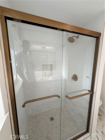 2432 Larchmont, Santa Ana, CA 92706