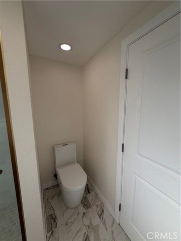 2432 Larchmont, Santa Ana, CA 92706