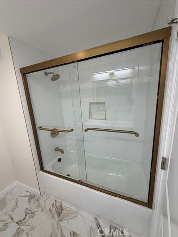 2432 Larchmont, Santa Ana, CA 92706