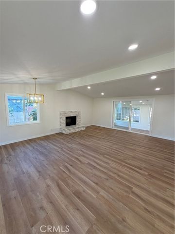 2432 Larchmont, Santa Ana, CA 92706