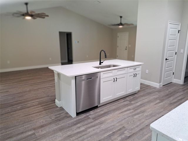 547 GRAPEWOOD LN., Citrus Springs, FL 34434