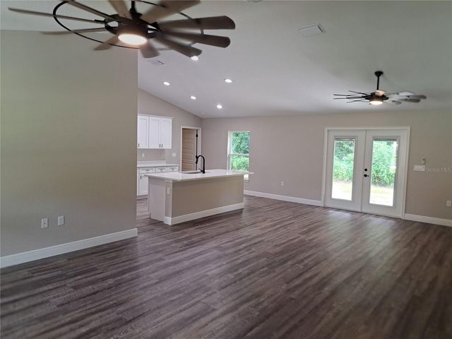 547 GRAPEWOOD LN., Citrus Springs, FL 34434