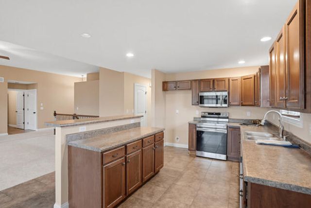 3112 BALLARD MILL DR, Columbia, MO 65203