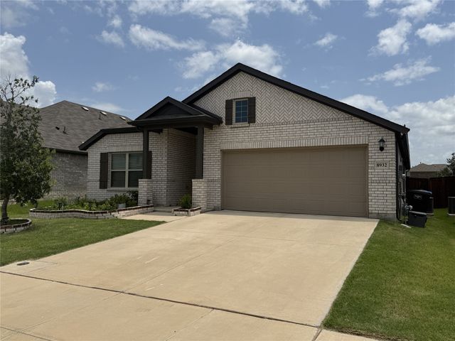 8932 Lantana Meadow Drive, Fort Worth, TX 76131