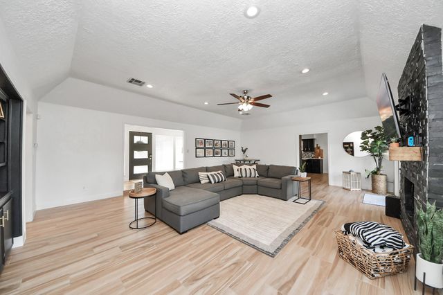 3610 Covey Trail Drive, Missouri City, TX 77459