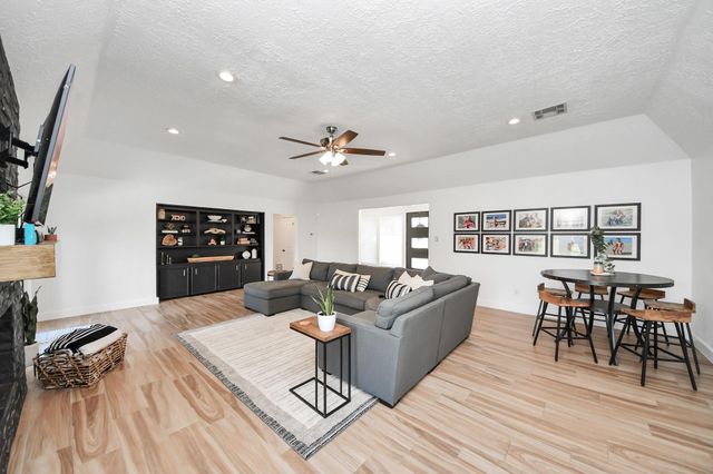 3610 Covey Trail Drive, Missouri City, TX 77459