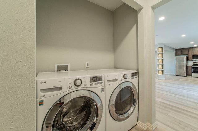 1704 Hillside Drive, River Oaks, TX 76114