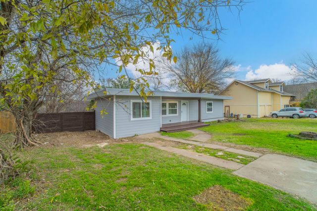 1704 Hillside Drive, River Oaks, TX 76114