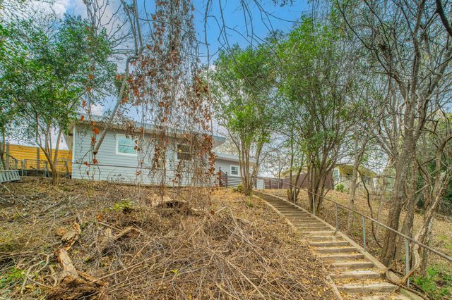 1704 Hillside Drive, River Oaks, TX 76114