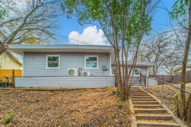 1704 Hillside Drive, River Oaks, TX 76114