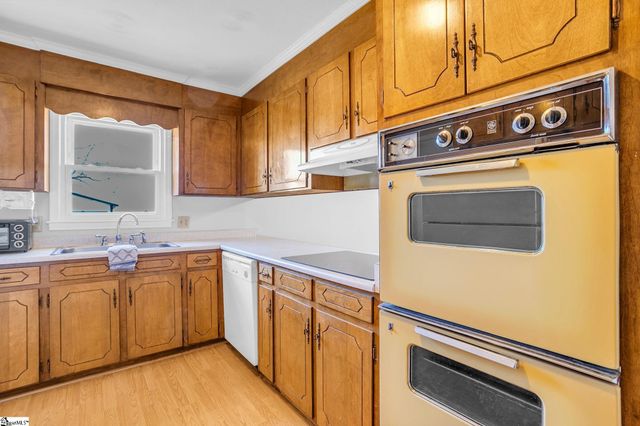 464 Bishop Drive, Mauldin, SC 29662