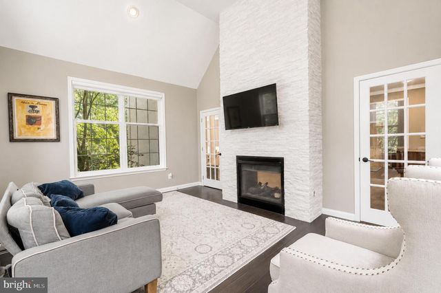 2 GREENBRIAR RD, Mullica Hill, NJ 08062