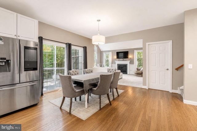 2 GREENBRIAR RD, Mullica Hill, NJ 08062