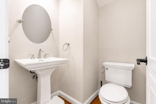 2 GREENBRIAR RD, Mullica Hill, NJ 08062