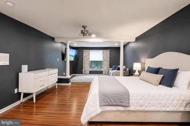2 GREENBRIAR RD, Mullica Hill, NJ 08062