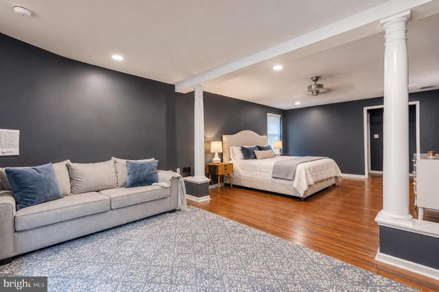 2 GREENBRIAR RD, Mullica Hill, NJ 08062