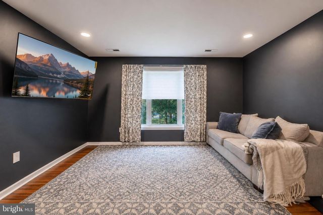 2 GREENBRIAR RD, Mullica Hill, NJ 08062