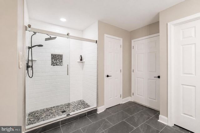 2 GREENBRIAR RD, Mullica Hill, NJ 08062