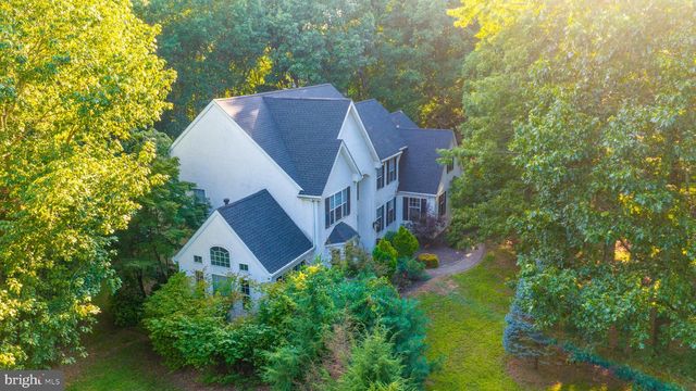 2 GREENBRIAR RD, Mullica Hill, NJ 08062