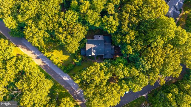 2 GREENBRIAR RD, Mullica Hill, NJ 08062