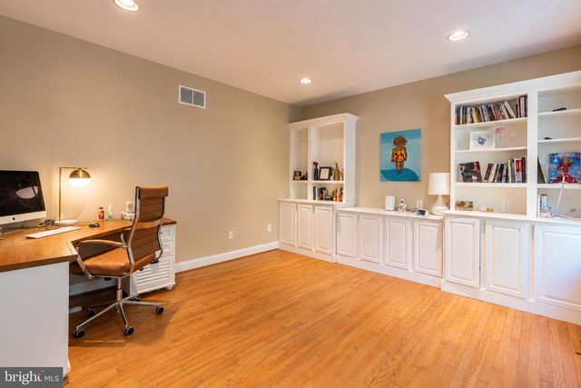 2 GREENBRIAR RD, Mullica Hill, NJ 08062