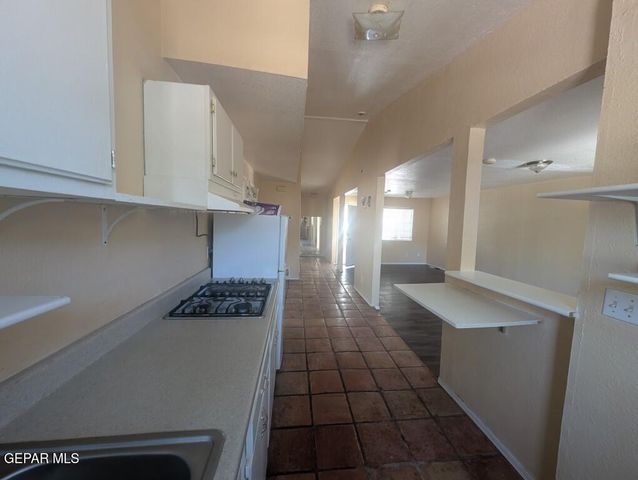 3917 Volcanic Avenue B, El Paso, TX 79904