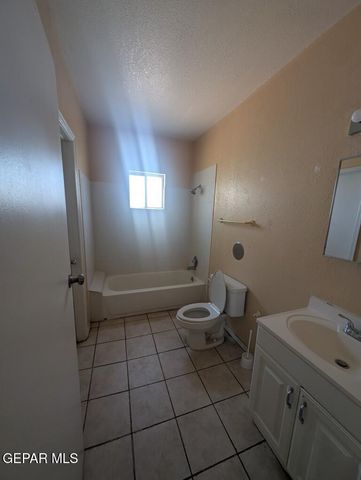 3917 Volcanic Avenue B, El Paso, TX 79904