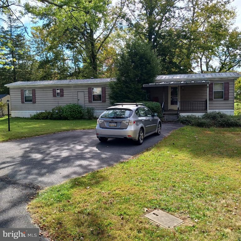 13 FAIRWAY CIR, Quakertown, PA 18951
